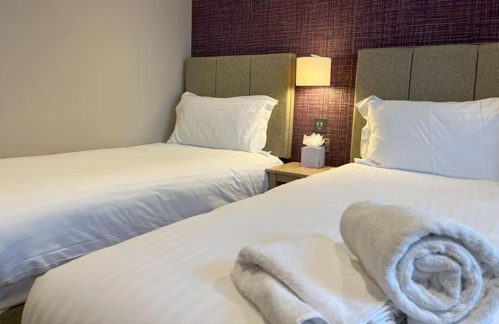 Lydiard Park Hotel & Conference Centre Суиндън Екстериор снимка