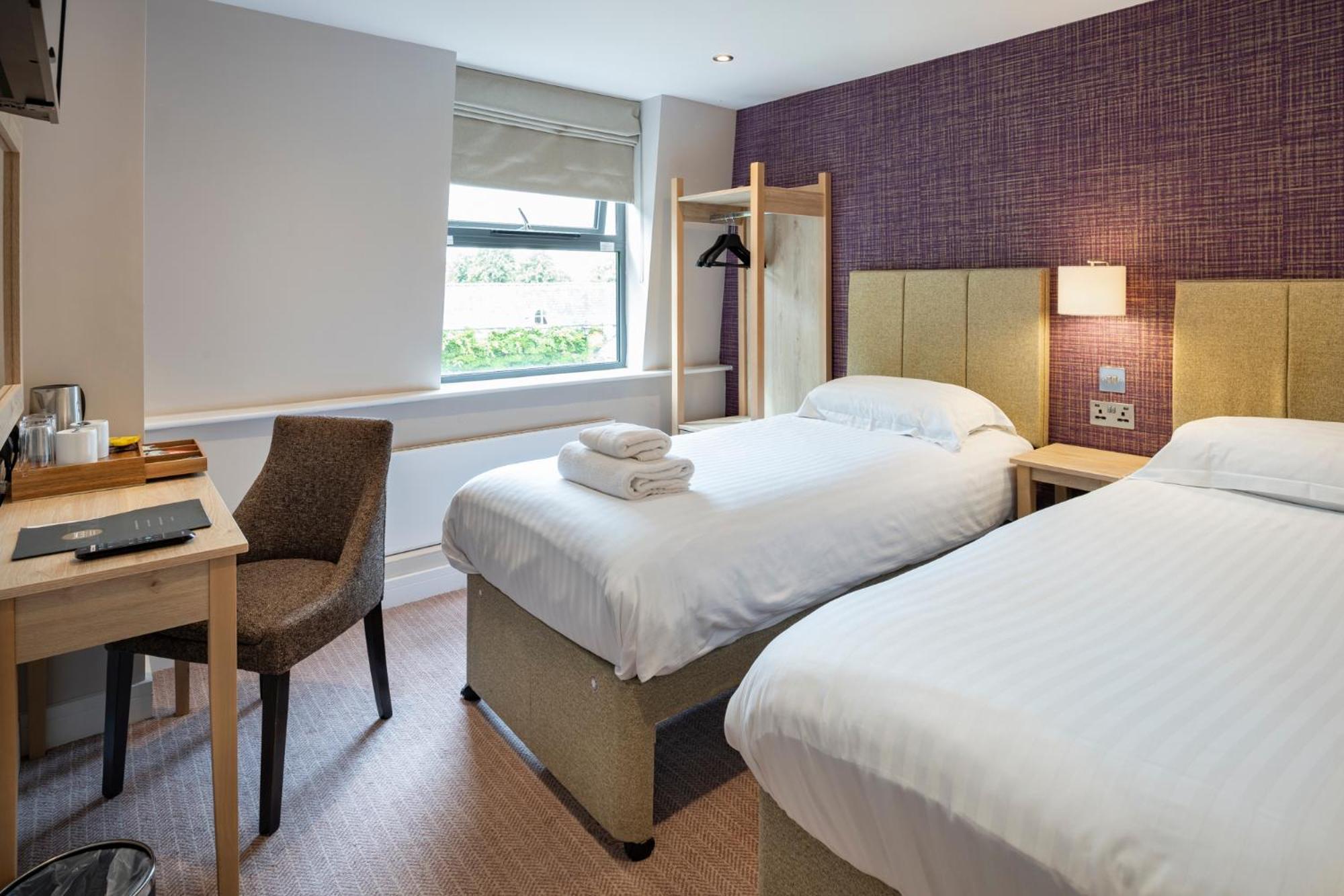 Lydiard Park Hotel & Conference Centre Суиндън Екстериор снимка