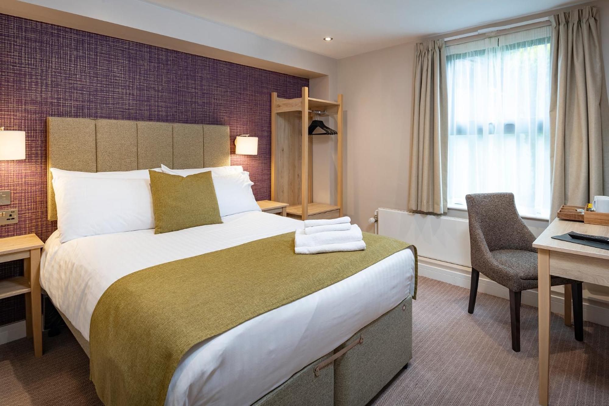 Lydiard Park Hotel & Conference Centre Суиндън Екстериор снимка