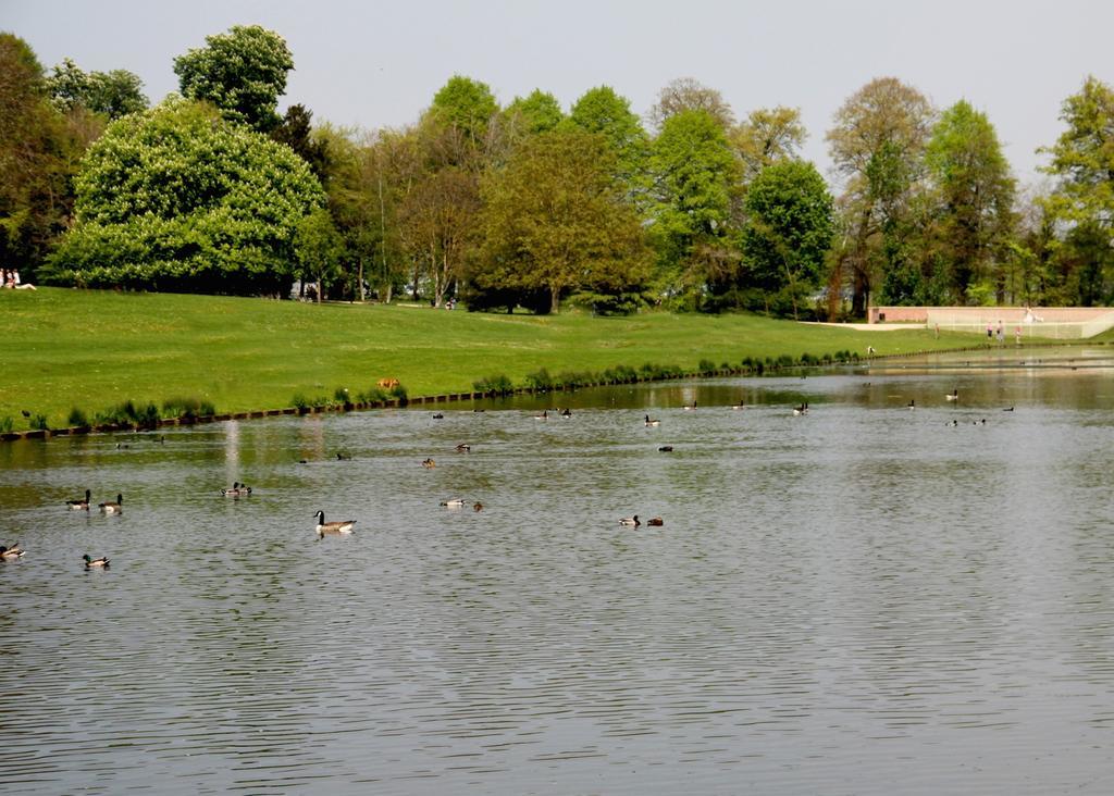 Lydiard Park Hotel & Conference Centre Суиндън Екстериор снимка